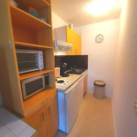 Cosy Au Pied Du Port De Plaisance De Pour 4 Pers. Avec Wifi Et Plages Proches - Fr-1-239-889 Appartement