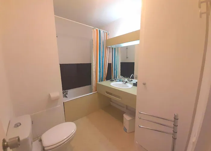 Appartement Cosy Au Pied Du Port De Plaisance De Pour 4 Pers. Avec Wifi Et Plages Proches - Fr-1-239-889 *